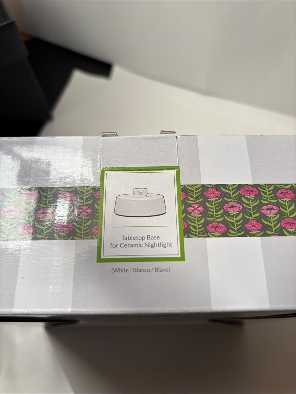 Scentsy White Tabletop Base.  Converts mini wall plug in warmer to table top.